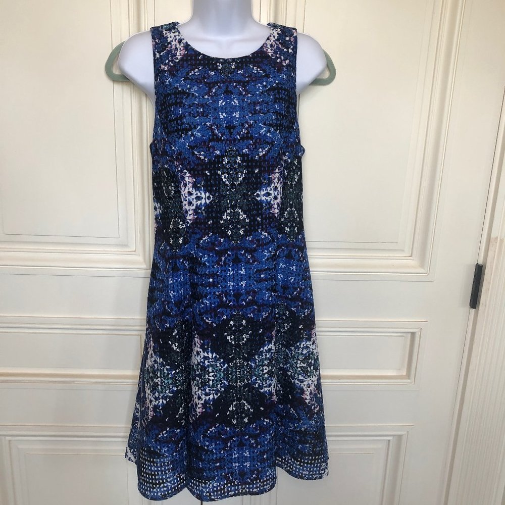 Maggy London Blue Dress Size 10 Sleevless Blue Pattern Fit and Flare